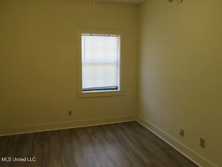 931 E Fortification St — Photo 20