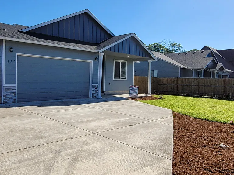 322 W Jadon Dr — Photo 1