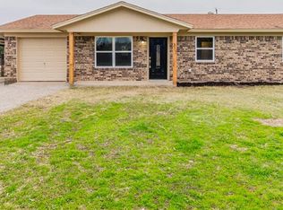 317 Ashwood St, Azle, TX 76020