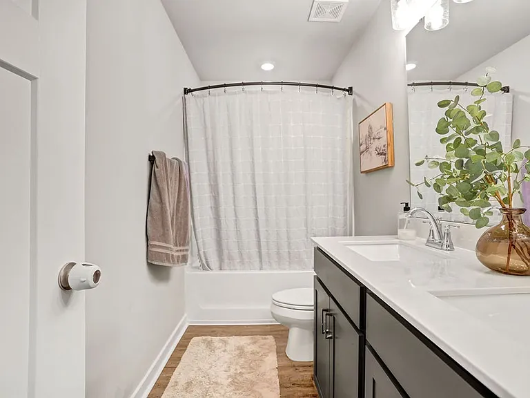 118 Pickett Fence Ln — Photo 32