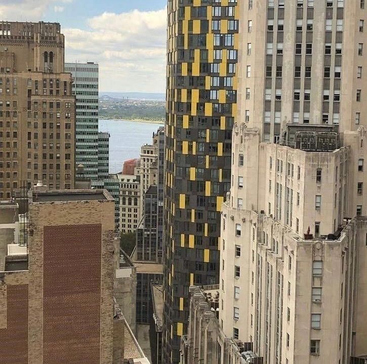 1st image of 75 Wall St APT 19D