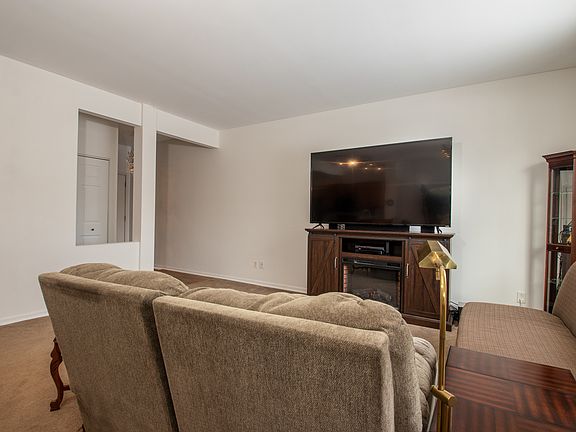 5th image of 4568 Hilltop Dr