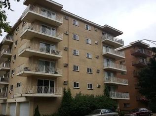 7428 Washington St APT 603, Forest Park, IL 60130