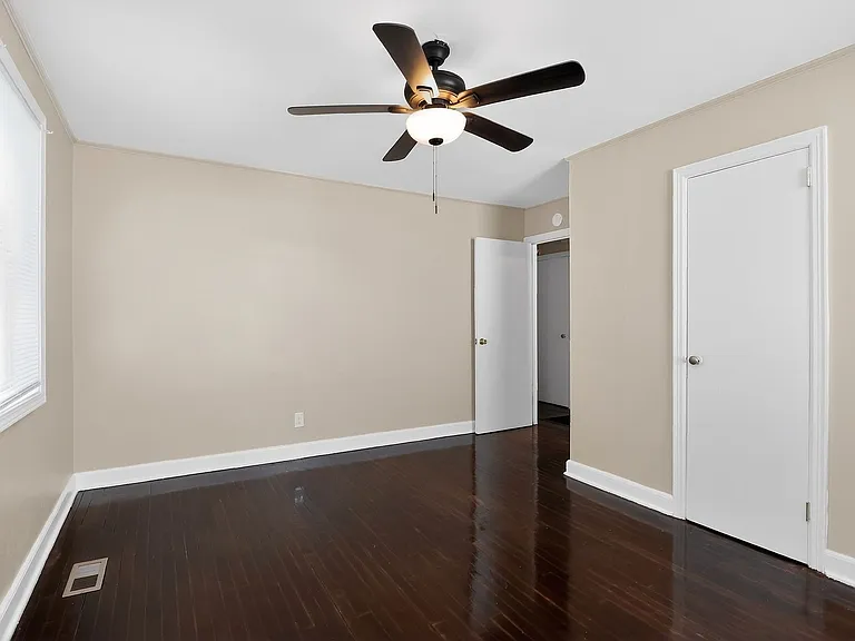 1011 Lomond Ave — Photo 12