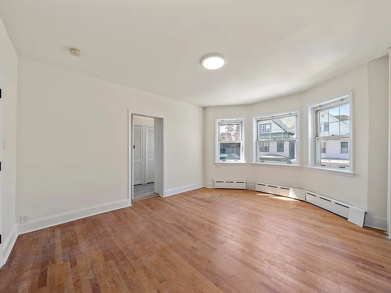 8 Cooper Pl #2 — Photo 4