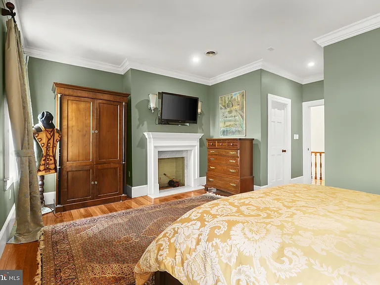 1007 N Calvert St — Photo 20
