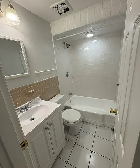 49 Gloucester St #3 — Photo 6