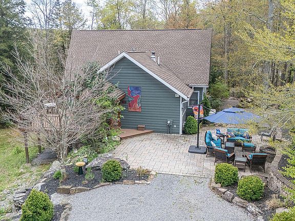 4th image of 79 Eliza Ln