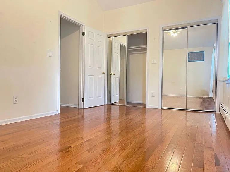 22 Troy St — Photo 4