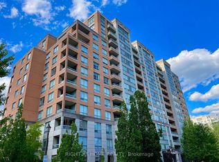 29 Northern Heights Dr #401, Richmond Hill, ON L4B 4L8