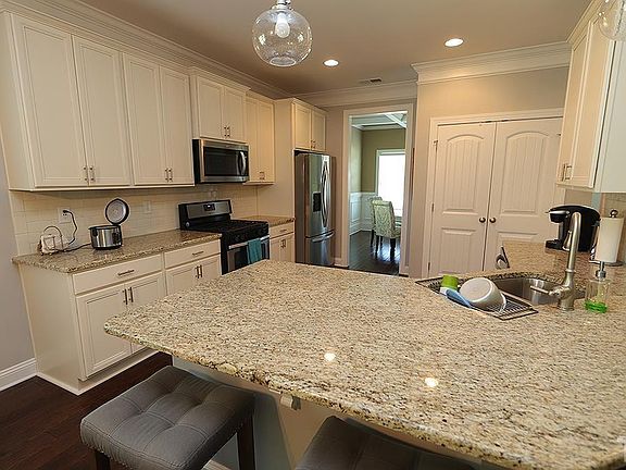 3rd image of 2119 Temple Hills Way