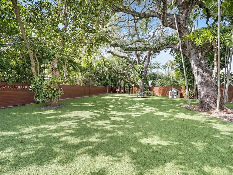 56 Samana Dr — Photo 21