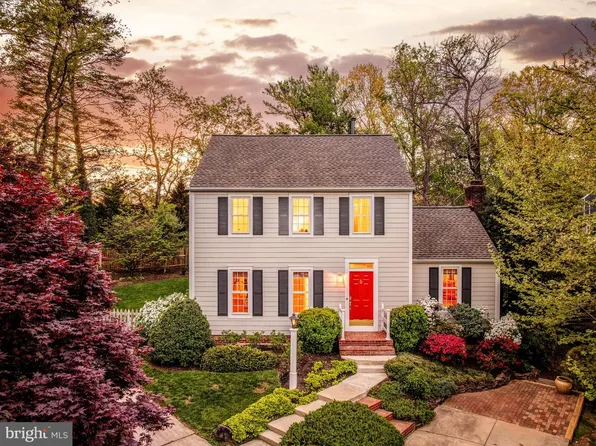 11686 Stockbridge Ln, Reston, VA 20194