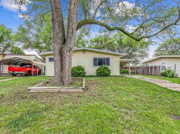 1647 E Denver Dr, Wichita, KS 67219