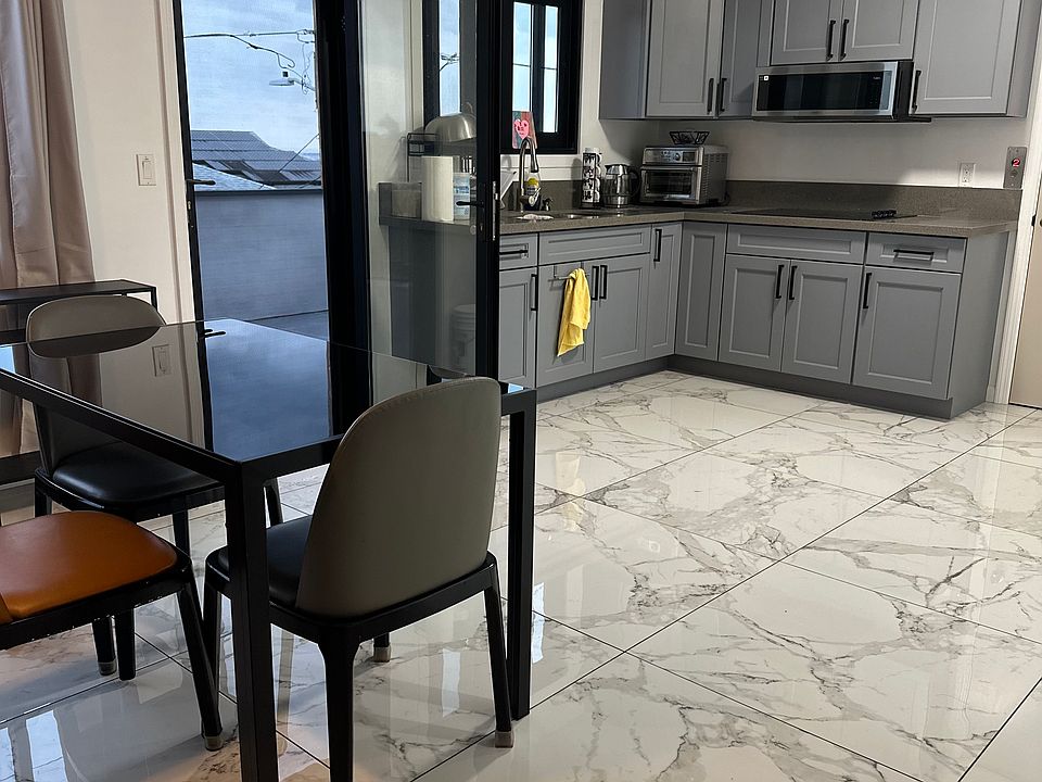 1st image of 2364 Makanani Dr #1