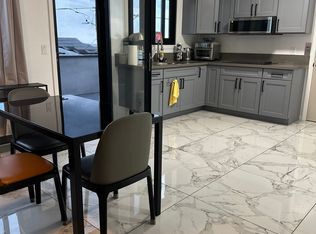 2364 Makanani Dr #1, Honolulu, HI 96817