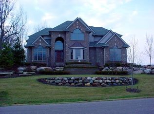 2985 Whispering Woods Dr, Ann Arbor, MI 48103