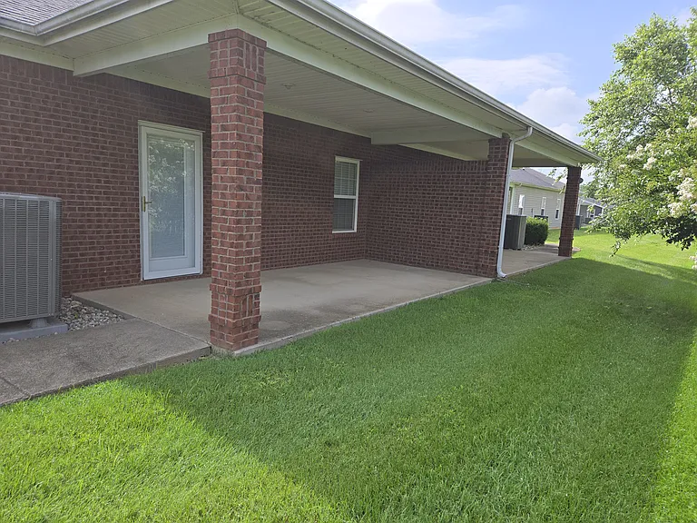 400B Lincoln Ave — Photo 8