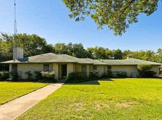 304 E College St, Grapevine, TX 76051