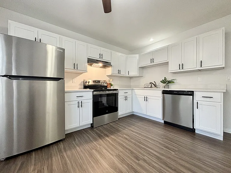 Sundale Townhomes — Photo 44