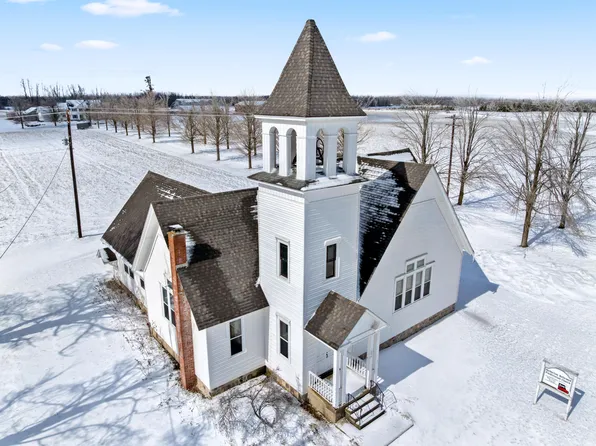 1200 Meridian Line Rd, Johannesburg, MI 49751