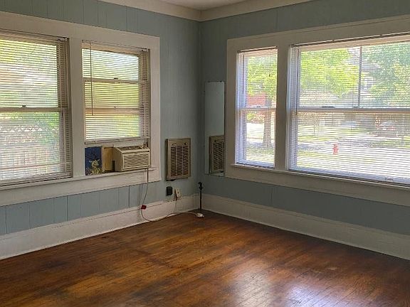 5th image of 740 Deans Row Ave APT M2