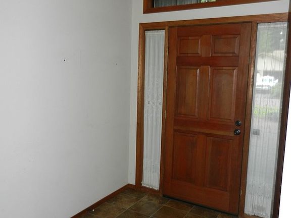 3rd image of 7627 NE Aquilla Ct