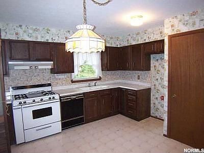 3rd image of 10135 Peachtree Dr