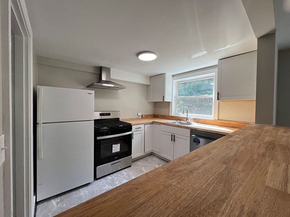1st image of 2525 Woodland Dr #B