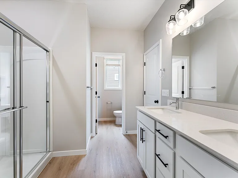 Acclaim of Woodbury Modern Living, Thoughtfully Designed — Photo 52