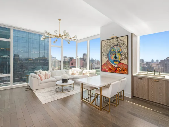 45 East 22nd Street image 1 of 13