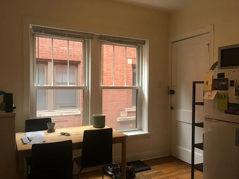 1618 W Roscoe St #2 — Photo 5