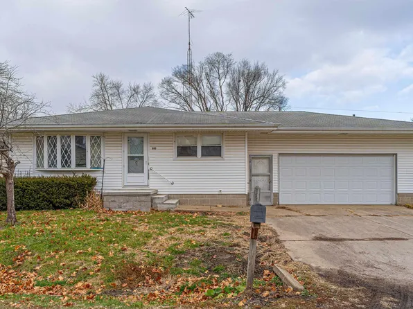 810 2nd St, Lincoln, IL 62656