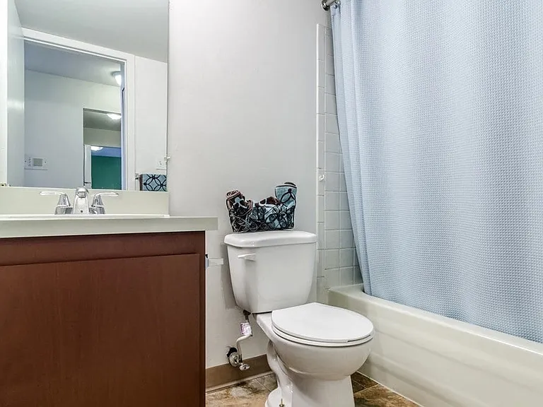 Edgewood Park Apartments — Photo 7
