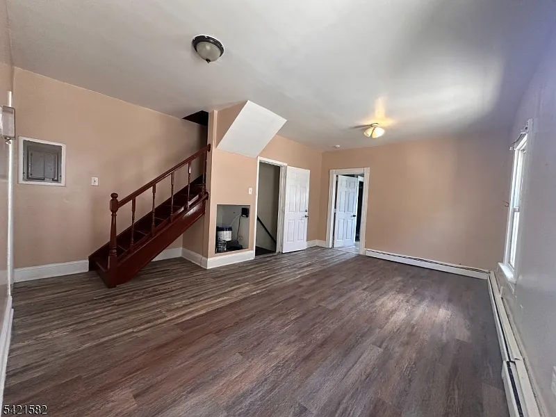 748 Trumbull St #2