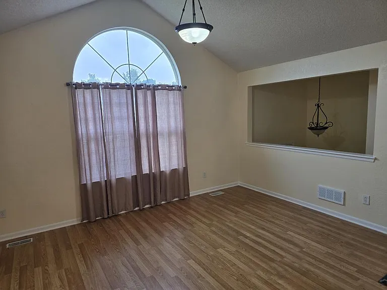 11500 N Wallace Ave — Photo 2