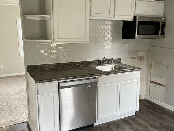 4th image of 1135 E Perkins Ave