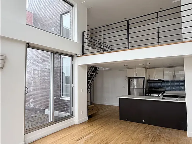82-85 116th St #PENTHOUSE — Photo 3