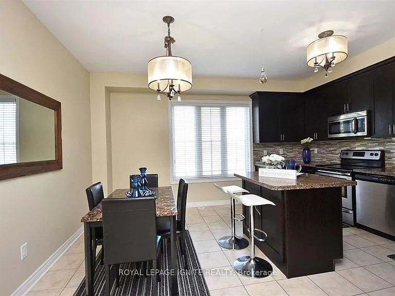 40 Cedar Lake Cres — Photo 18