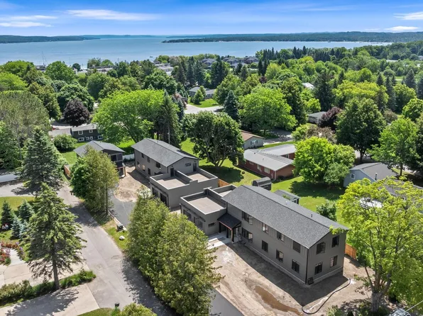 1002 May St #3, Charlevoix, MI 49720