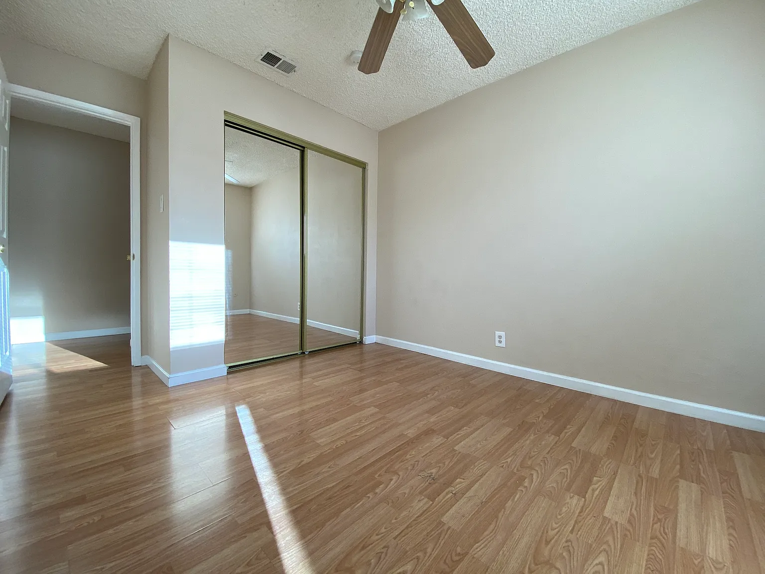 2 bed, 925 sqft, $1,750 — Photo 3