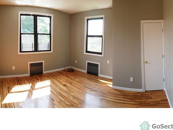 5th image of 122 Targee St #1