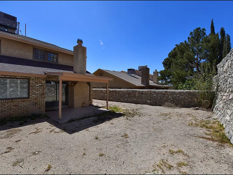 7113 Orizaba Ave — Photo 36