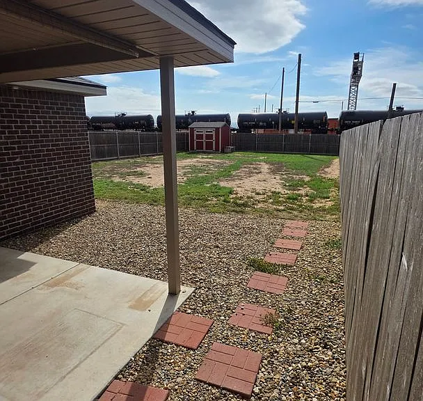 7009 Athens St — Photo 14