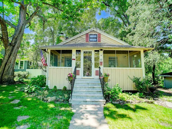 510 Broadway St S, Stillwater, MN 55082
