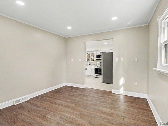 5th image of 3329 Filbert St