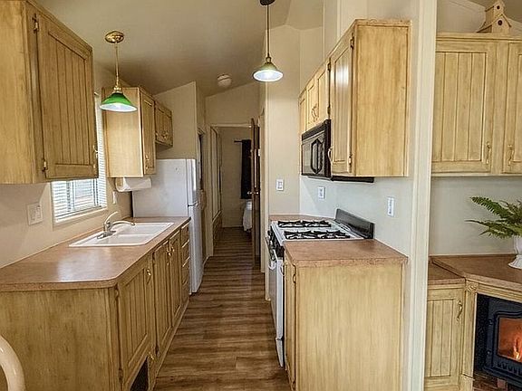 5th image of 929 N Delaware Dr #28