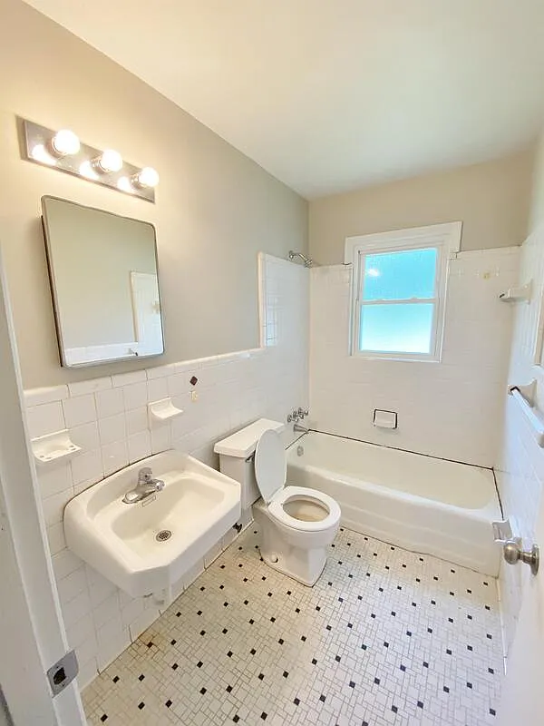 2 bed, 1.0 bath, 780 sqft, $1,100 — Photo 4