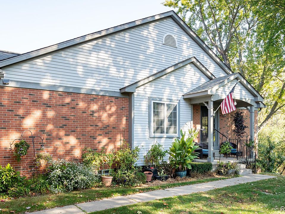 1st image of 585 Winwood Cir