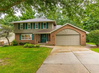 4704 Cody Dr, West Des Moines, IA 50265